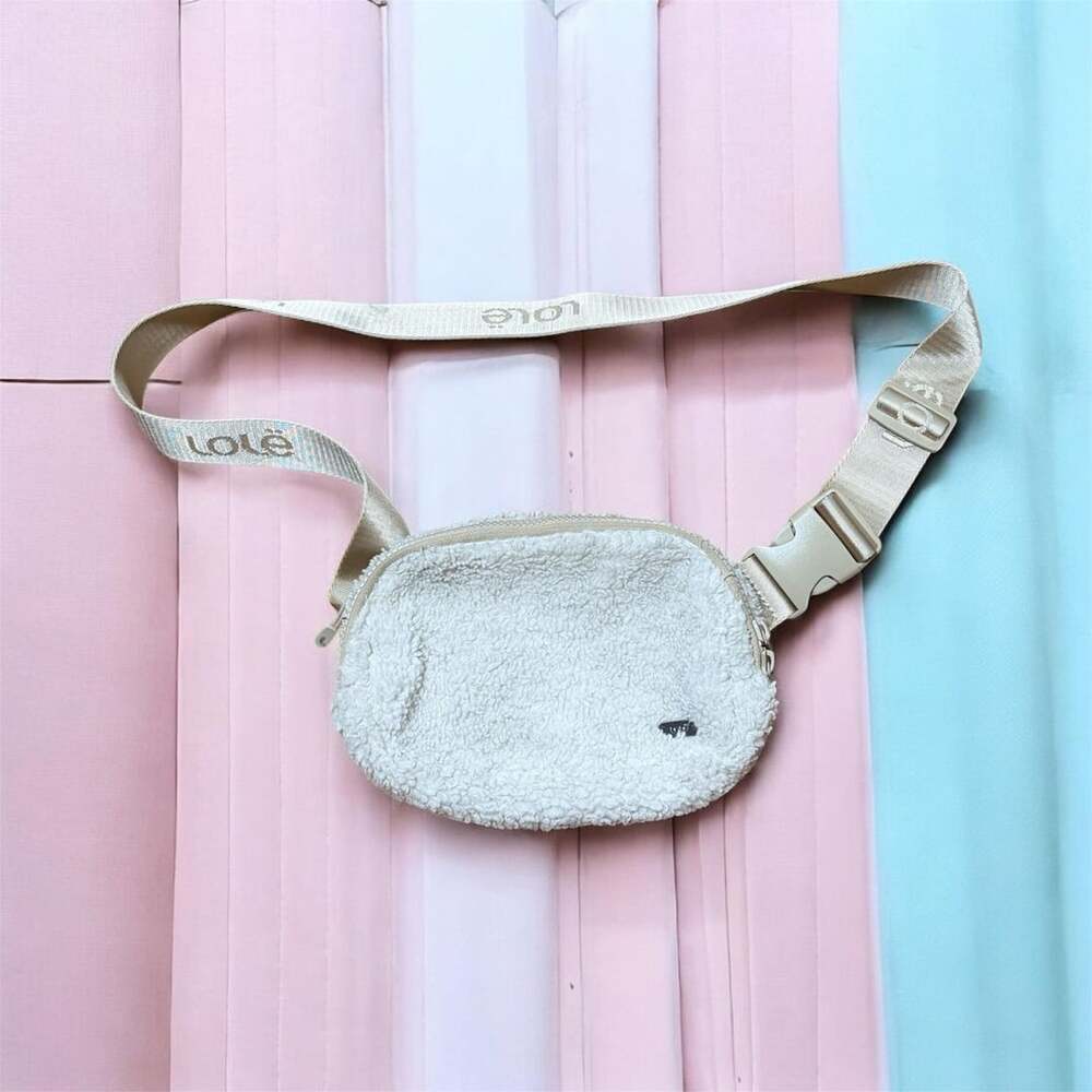 Lolë Jamie Teddy Edition Belt Bag